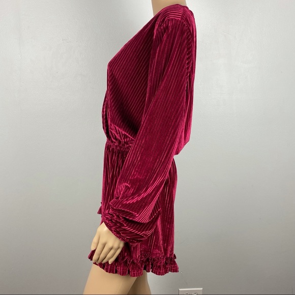 NEW THE FIFTH LABEL VELVET LONG SLEEVE ROMPER - Picture 6 of 11
